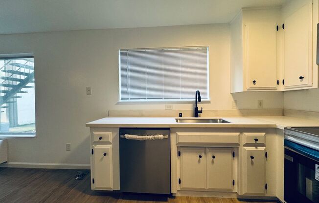 Studio, 1 bath, $1,650, Unit #9