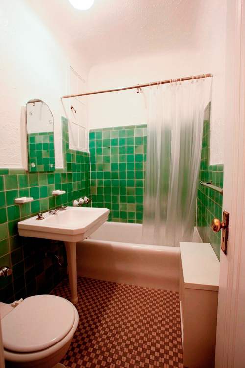 Lake West Bathroom