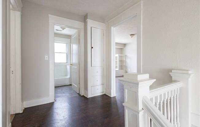 3469 W 45 ST