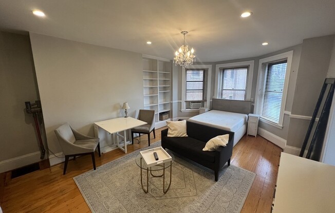 391 Commonwealth Ave.