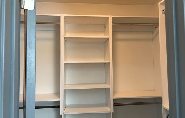 2 beds, 1 bath, 920 sqft, $2,995, Unit B020