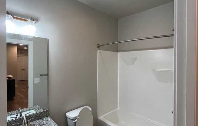 2 beds, 2 baths, 946 sqft, $1,550