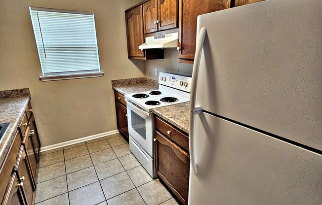 2 beds, 1.5 baths, 1,250 sqft, $995, Unit 2408 #4