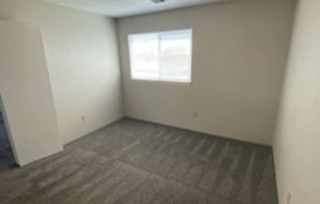 2 beds, 2 baths, 856 sqft, $869, Unit 2827-1817