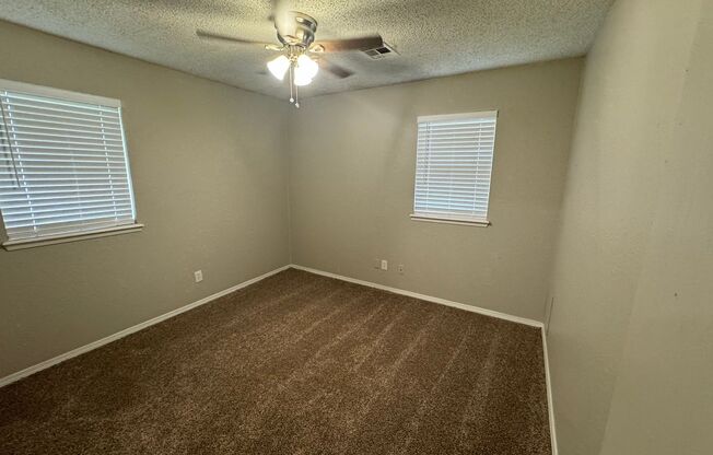 2 beds, 1 bath, $1,025