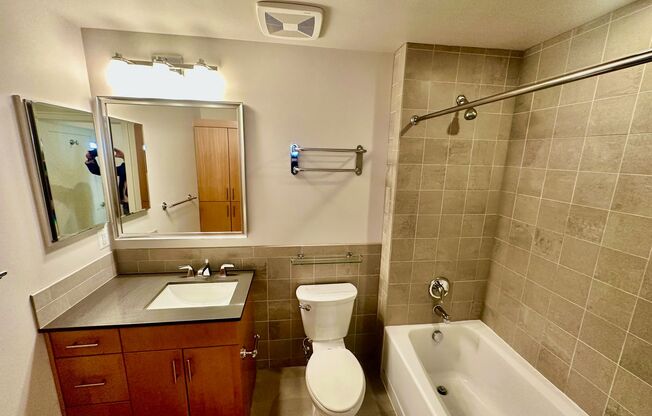 1 bed, 1 bath, $2,750, Unit 713