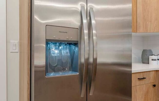 Studio, 1 bath, 420 sqft, $1,155, Unit 213