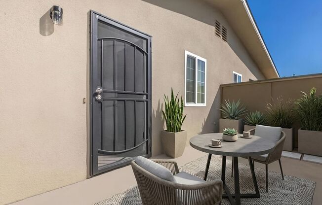 1 bed, 1 bath, 651 sqft, $1,300
