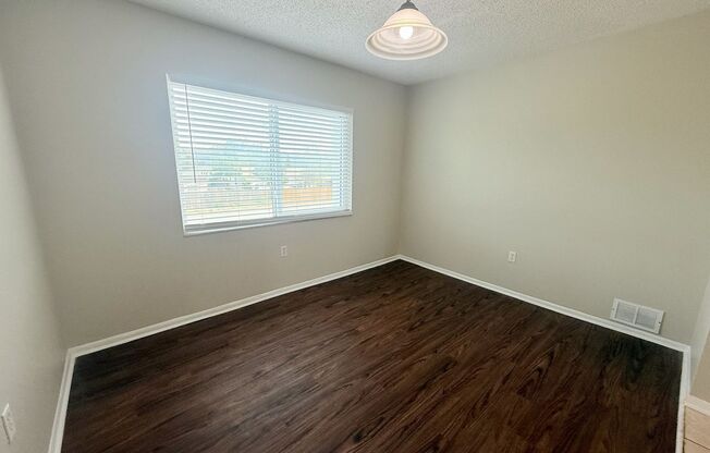 2 beds, 1 bath, $1,550, Unit unit 1604