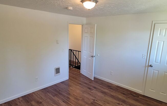 2 beds, 1 bath, $1,295