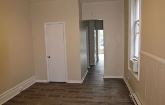 1 bed, 1 bath, 700 sqft, $1,195, Unit Apt. 1