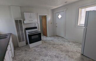 $950 - 1 Bedroom 1 Bath Duplex - Newly Remodeled, Less than 1 Mile to South Dakota School of Mines!