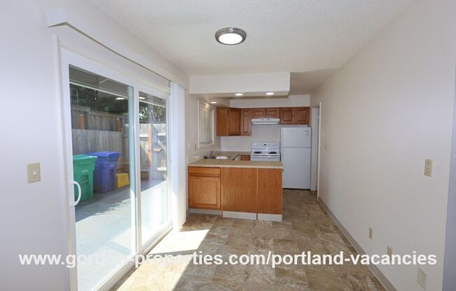 2 beds, 1 bath, $1,595