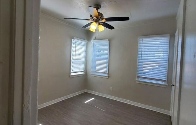 2 beds, 1 bath, $2,450, Unit 837