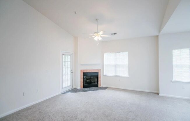 1 bed, 1.5 baths, 883 sqft, $1,250, Unit 4428-2B