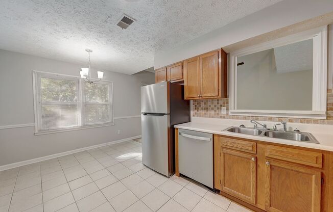 3 bedroom End Unit Townhouse in Smyrna
