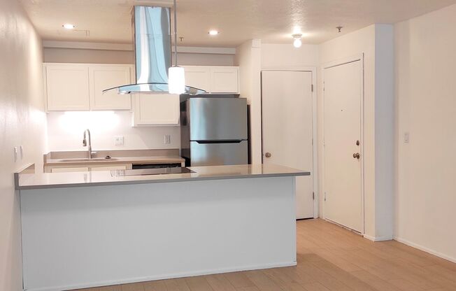 2 beds, 2 baths, 847 sqft, $1,595, Unit 1