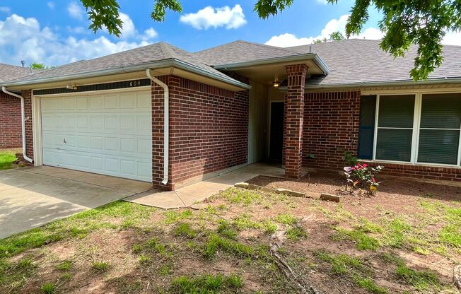 Spacious 3 bed 2 bath in Edmond!