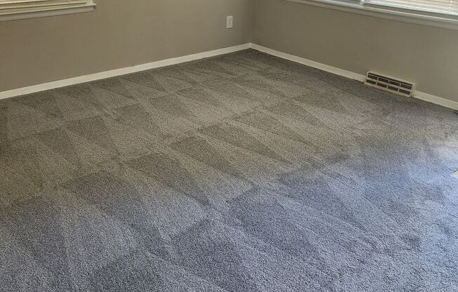Spacious 3bedroom House  ($250.00 off first full months rent if Movein by October 1,2025)