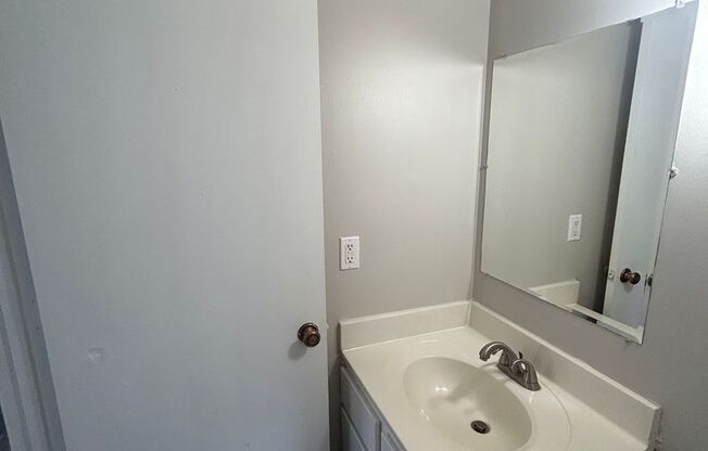 3 beds, 2.5 baths, 1,636 sqft, $1,379, Unit 729