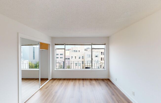 2 beds, 1 bath, $2,750, Unit 01