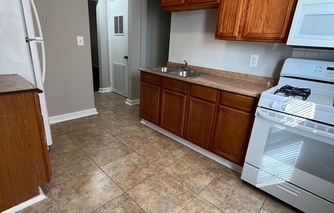 1 bed, 1 bath, 650 sqft, $1,085, Unit WL 103