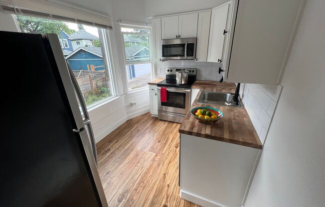 Beautiful remodeled 1bed @ DT Tacoma