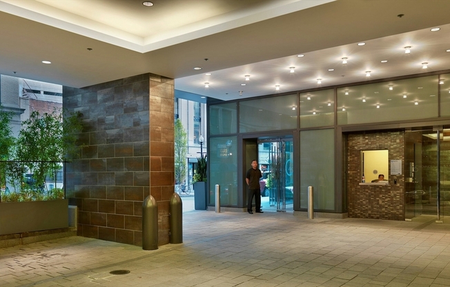 1 bed, 1 bath, 691 sqft, $4,000, Unit 1207