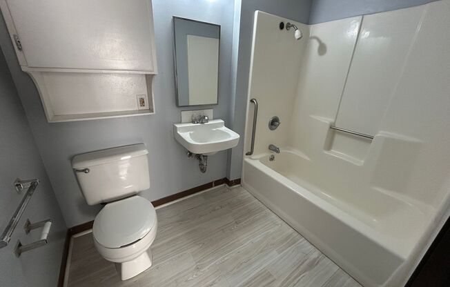 1 bed, 1 bath, 600 sqft, $550, Unit 307