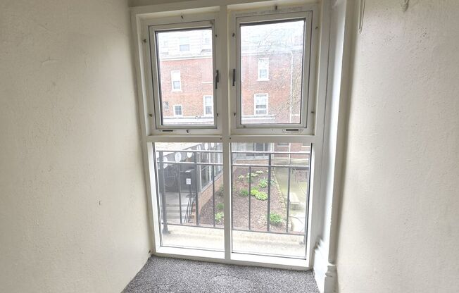 1 bed, 1 bath, $1,150, Unit 9