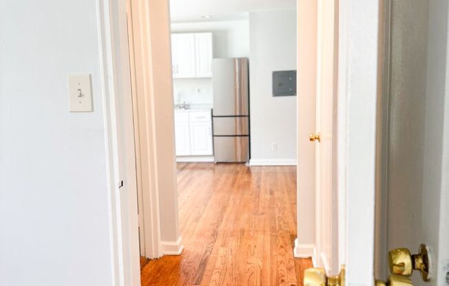 1 bed, 1 bath, 550 sqft, $1,799, Unit 252-1B