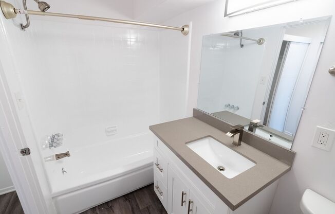 Studio, 1 bath, 615 sqft, $1,898, Unit 223