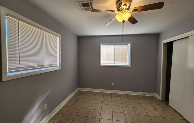 3 beds, 1 bath, $1,200