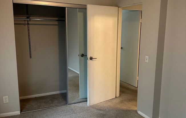 2 beds, 1 bath, 840 sqft, $1,495, Unit 201 (R)