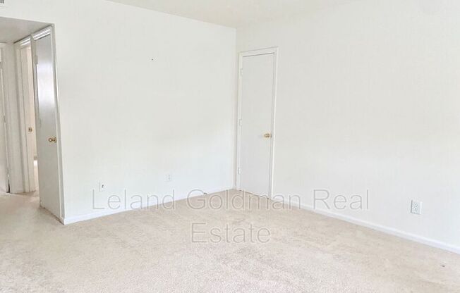 1307 CYPRESS AVE