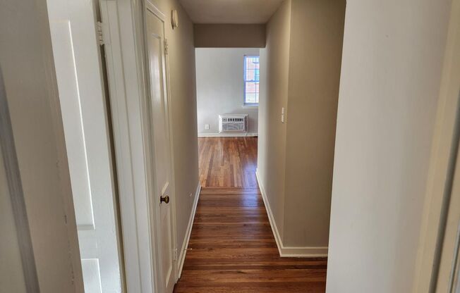 2 beds, 1 bath, 897 sqft, $2,275, Unit F-05