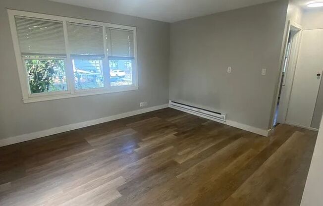 2 beds, 1 bath, $2,499