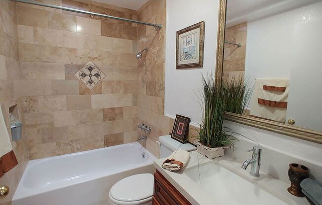 2 beds, 2 baths, 910 sqft, $2,850, Unit 512