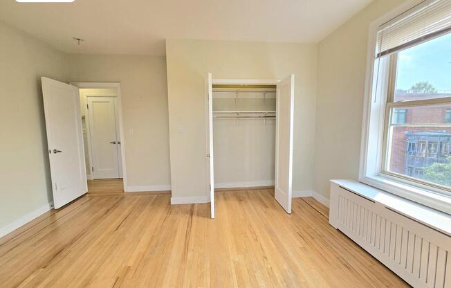 3 beds, 1.5 baths, 1,100 sqft, $4,587, Unit 52A
