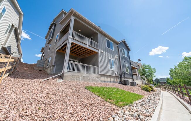 Rockrimmon Townhouse with 2 car garage