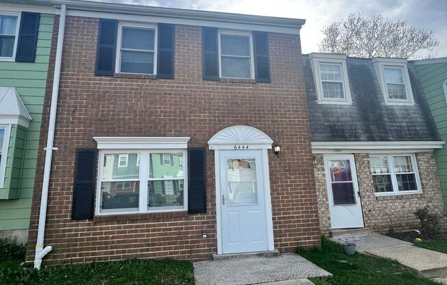 Newly Renovated 3 BR/1.5 BA Townhome in Glen Burnie!