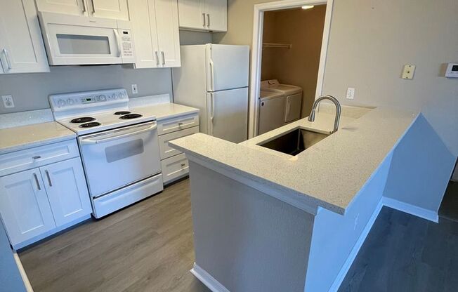 Awesome apartment in the heart of Metrowest!