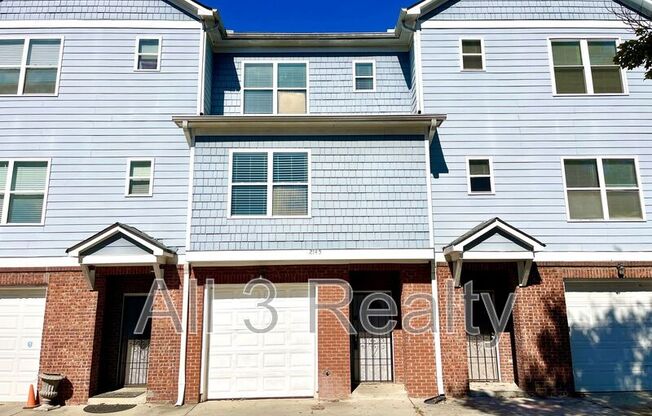 2145 HOLLYWOOD DR NW