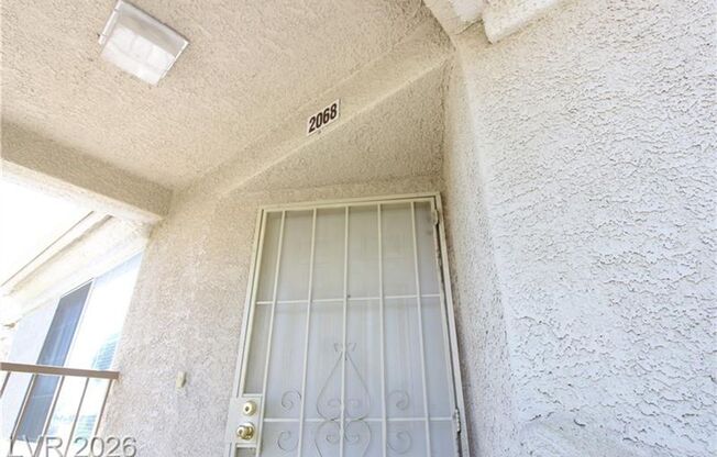 2 Bedroom Condo w/ 1 CAR GARAGE