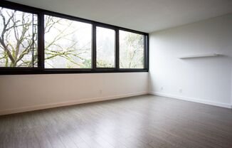 Goose Hollow 1 Bedroom Available Now !