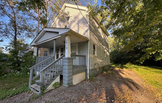 Charming 3-Bedroom Single Family Home Now Available for Rent
