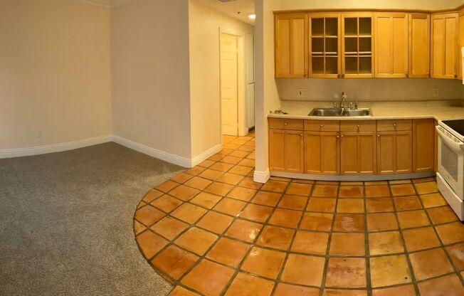 1 bed, 1 bath, 427 sqft, $2,300, Unit 223