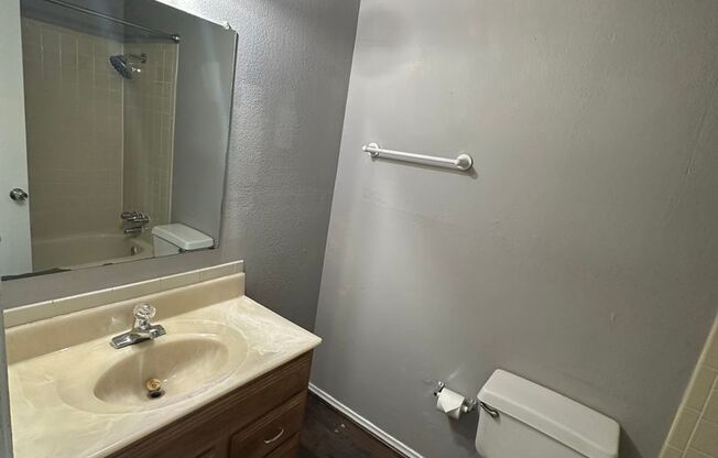 1221 Abrams Rd