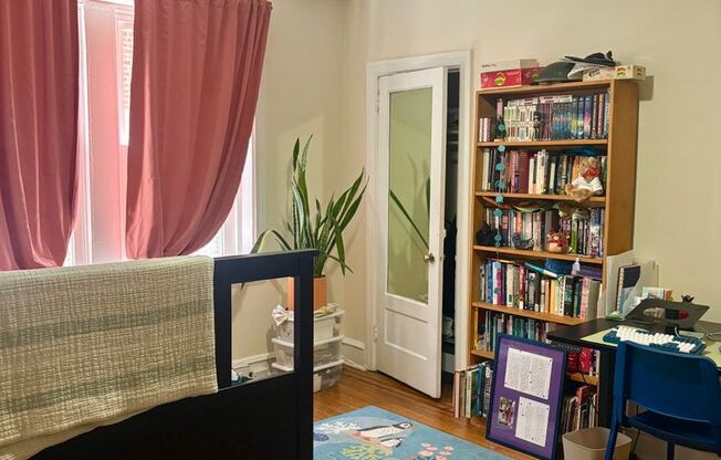 3 beds, 1 bath, 1,425 sqft, $1,625, Unit 4845-B2