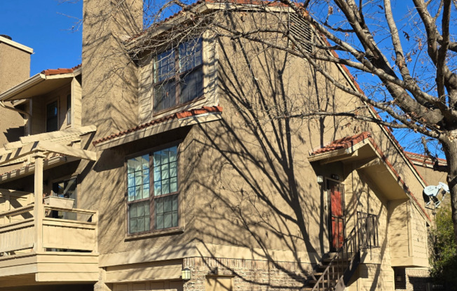 Modern Townhome with Attached Garage in Prime Dallas Location – Steps from Katy Trail!